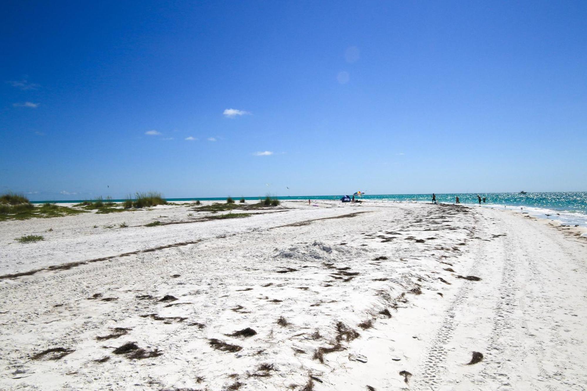 Anna Maria Island Runaway Tropical Dream-One Minute Walk To The Beach-Heated Pool Брадентон-Бич Экстерьер фото