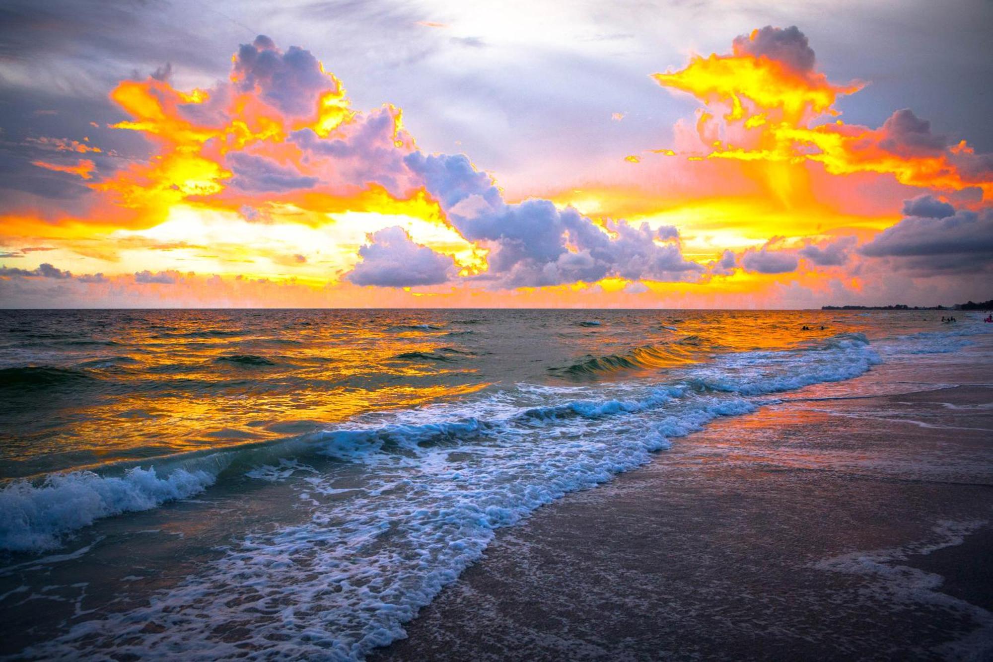 Anna Maria Island Runaway Tropical Dream-One Minute Walk To The Beach-Heated Pool Брадентон-Бич Экстерьер фото