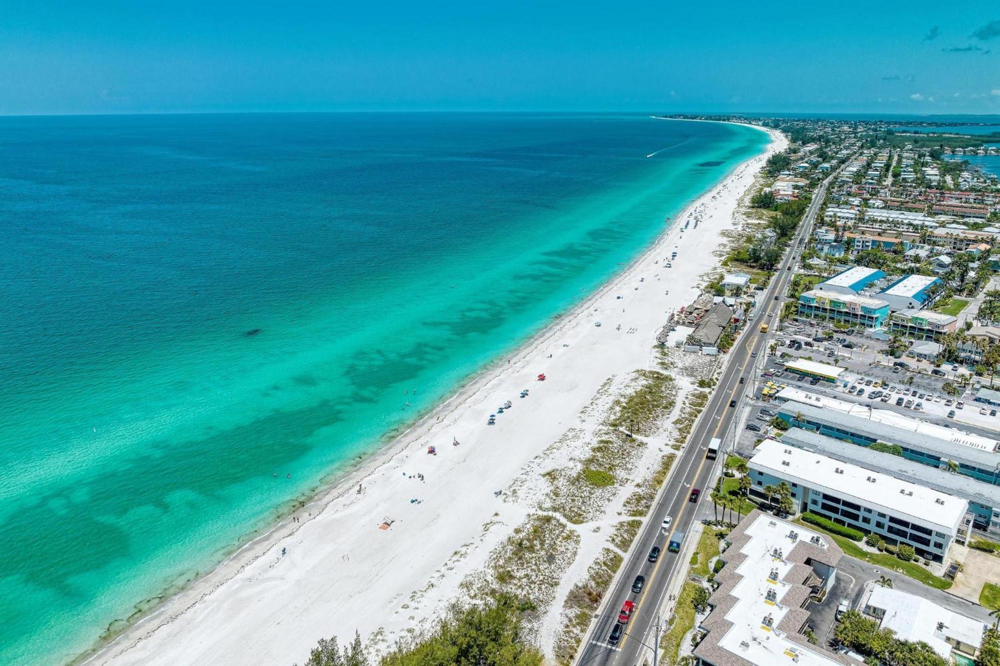 Anna Maria Island Runaway Tropical Dream-One Minute Walk To The Beach-Heated Pool Брадентон-Бич Экстерьер фото