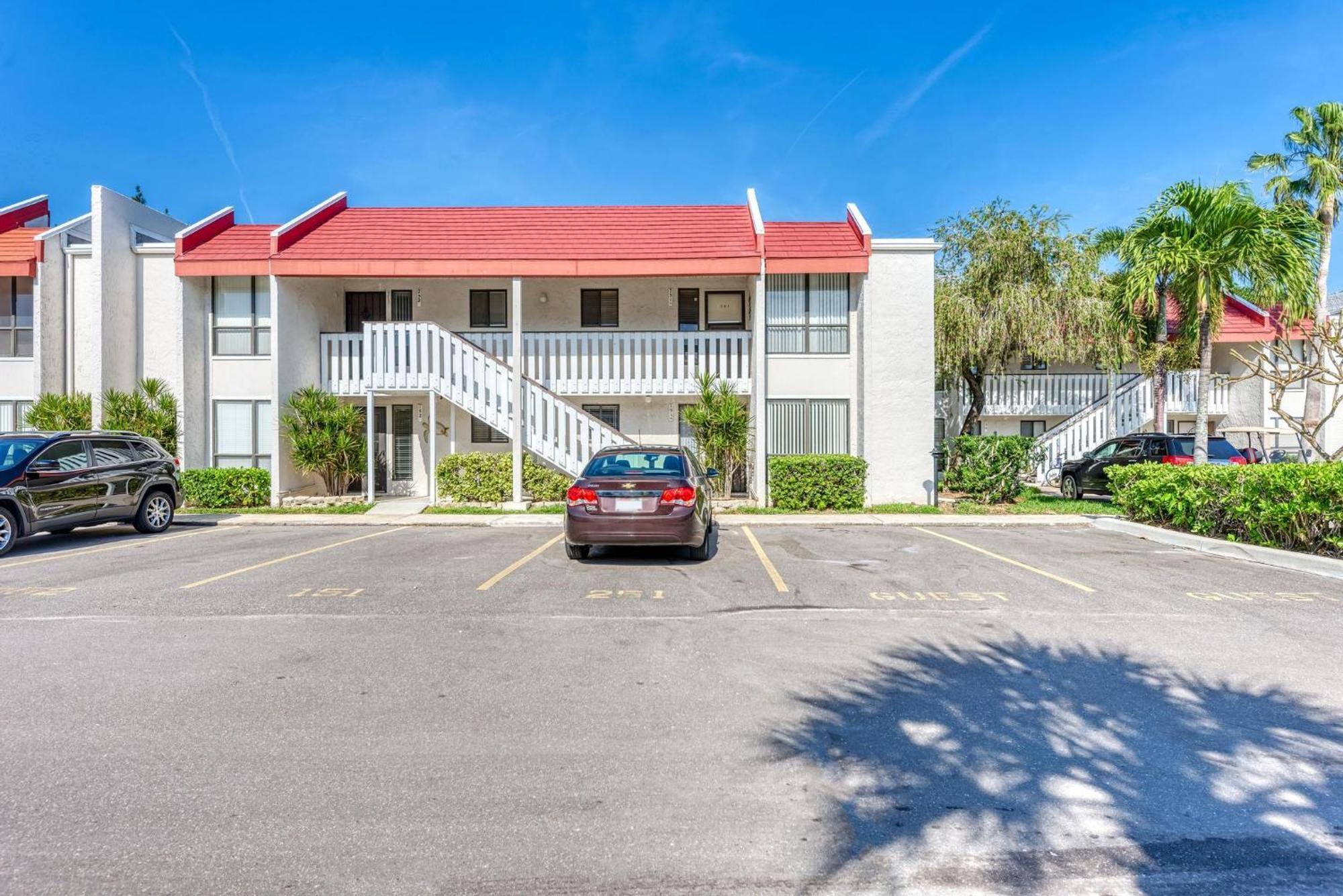 Anna Maria Island Runaway Tropical Dream-One Minute Walk To The Beach-Heated Pool Брадентон-Бич Экстерьер фото